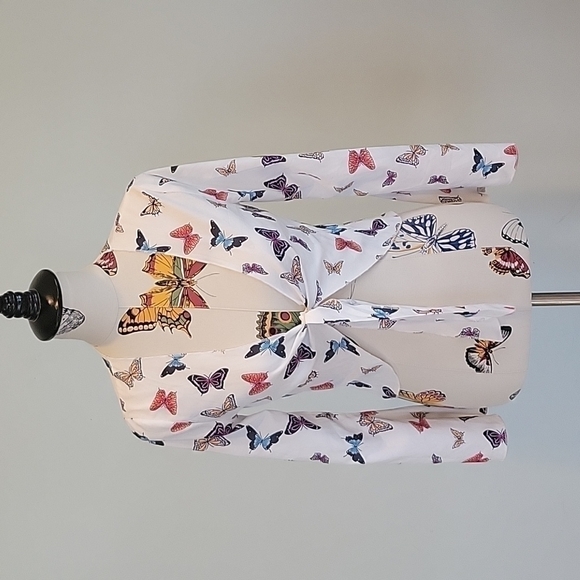 Romwe butterfly tie shrug.  Size is XS or size 2. - Picture 1 of 7